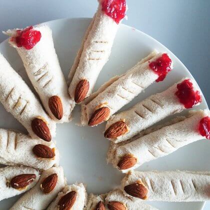 8 Spooktacularly Easy Vegan Halloween Snack Ideas